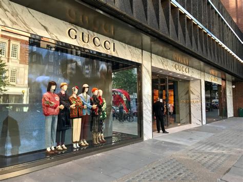 gucci shops in colombia.